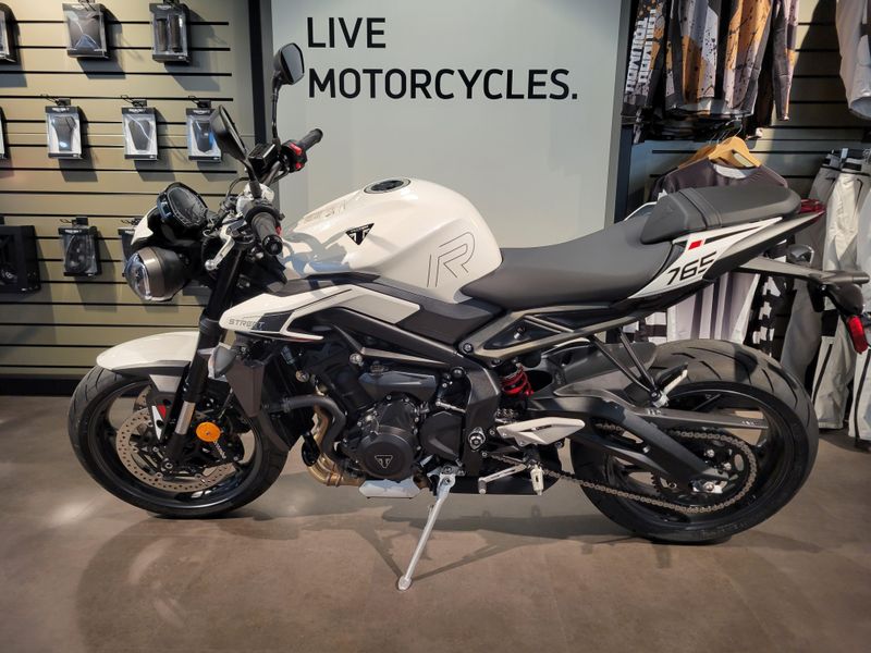 New 2025 Triumph STREET TRIPLE 765 R 