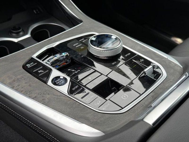 New 2026 BMW X7 xDrive40iImage 24