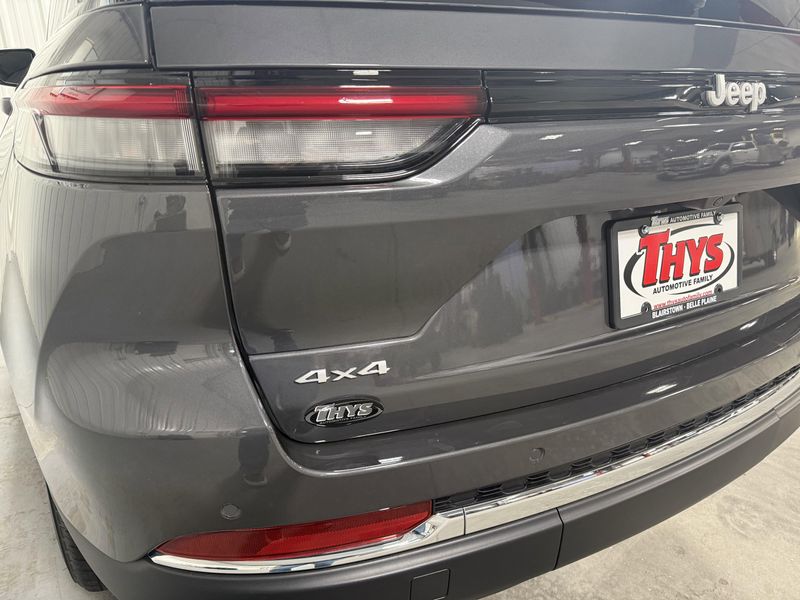 New 2025 Jeep Grand Cherokee Limited 4x4Image 5