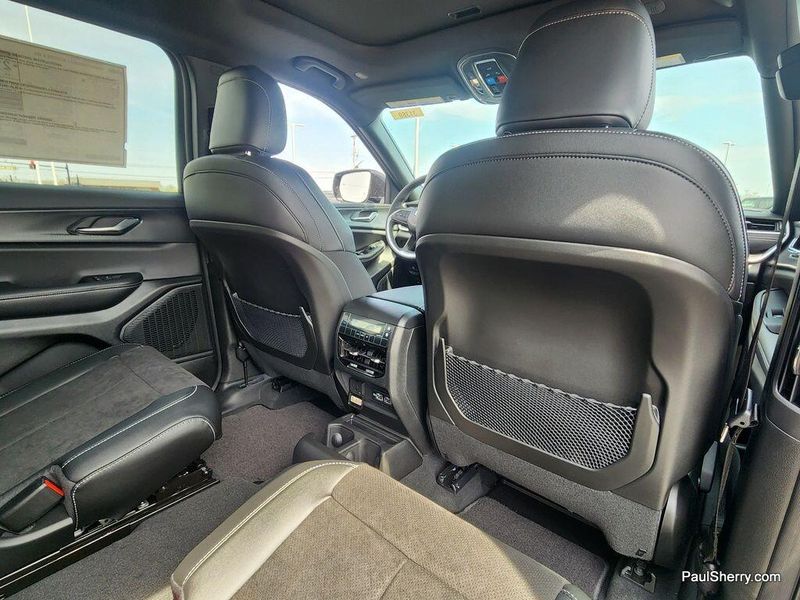 2025 Jeep Grand Cherokee L Altitude X 4x4Image 25