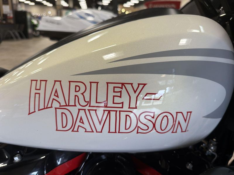 Used 2024 Harley-Davidson ROAD GLIDE CVO ST Image 27