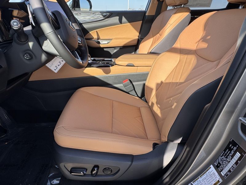 New 2026 Lexus NX 450h+ PremiumImage 18