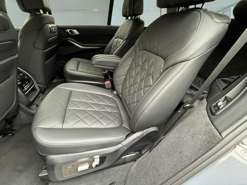 2025 BMW X7 xDrive40iImage 28