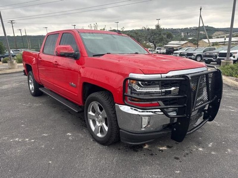 2017 Chevrolet Silverado 1500 LT photo 3