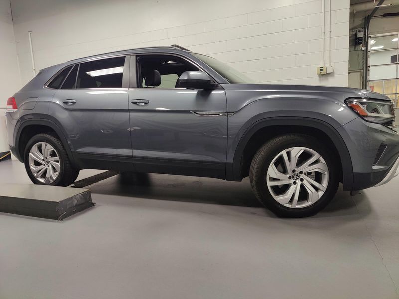 Used 2020 Volkswagen Atlas Cross Sport SEL AWD w/Sunroof/NavImage 3