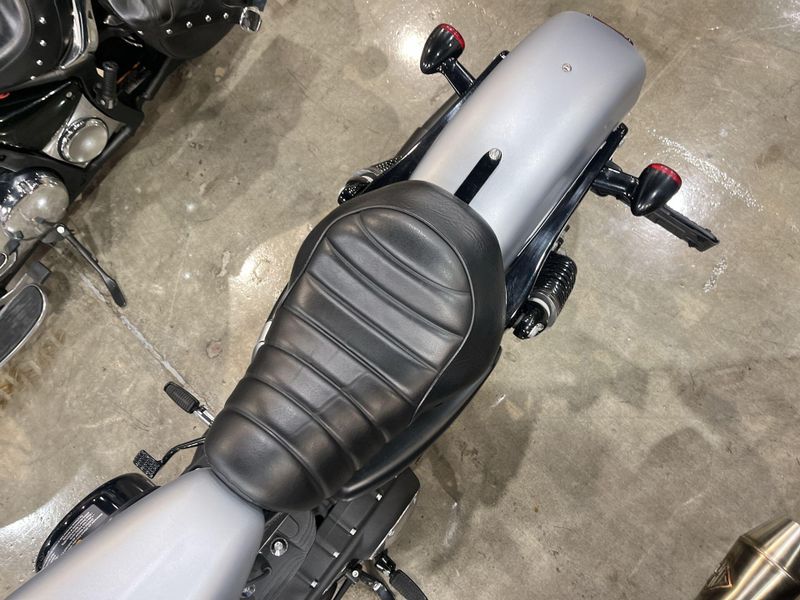 Used 2020 Harley-Davidson SPORTSTER IRON 883 Image 13