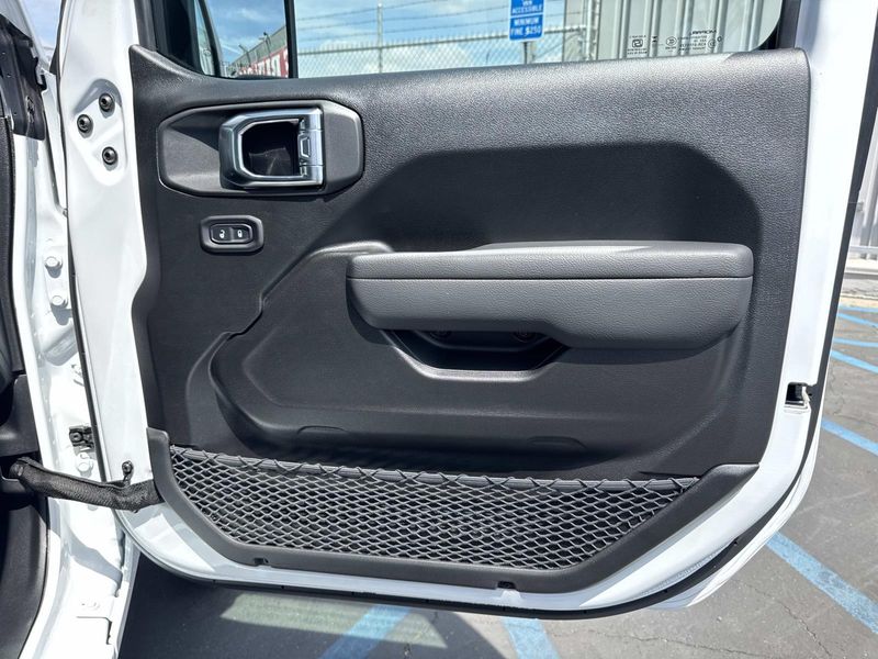 New 2026 Jeep Gladiator Sport S 4x4