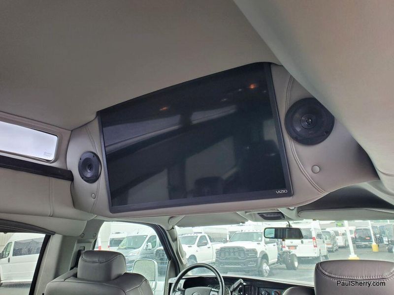 2022 GMC Savana Cargo Image 31