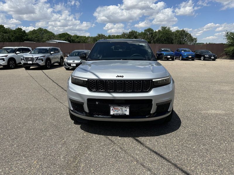 2024 Jeep Grand Cherokee L Summit 4x4Image 3