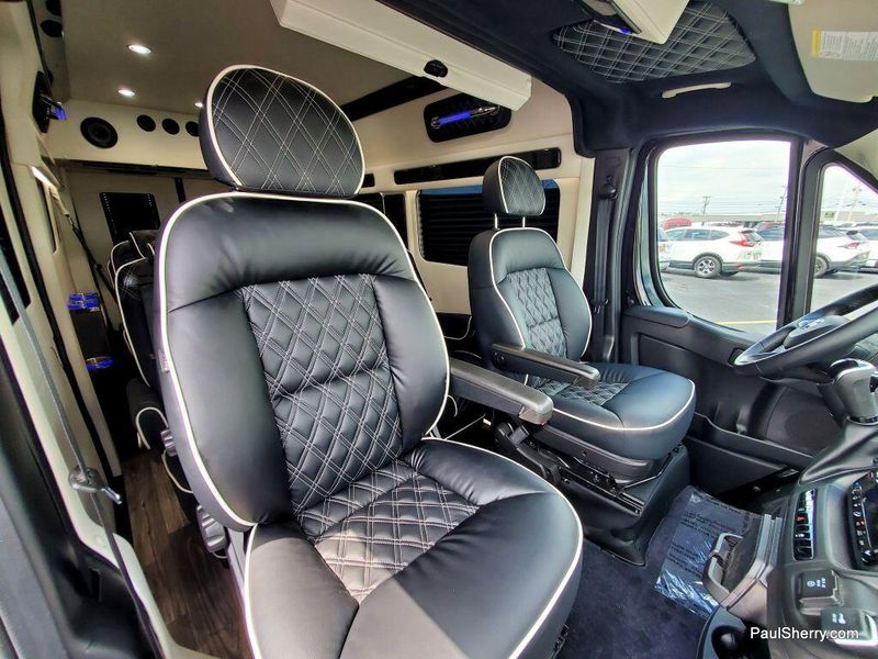 2024 RAM Promaster 2500 Slt+ Window Van High Roof 159