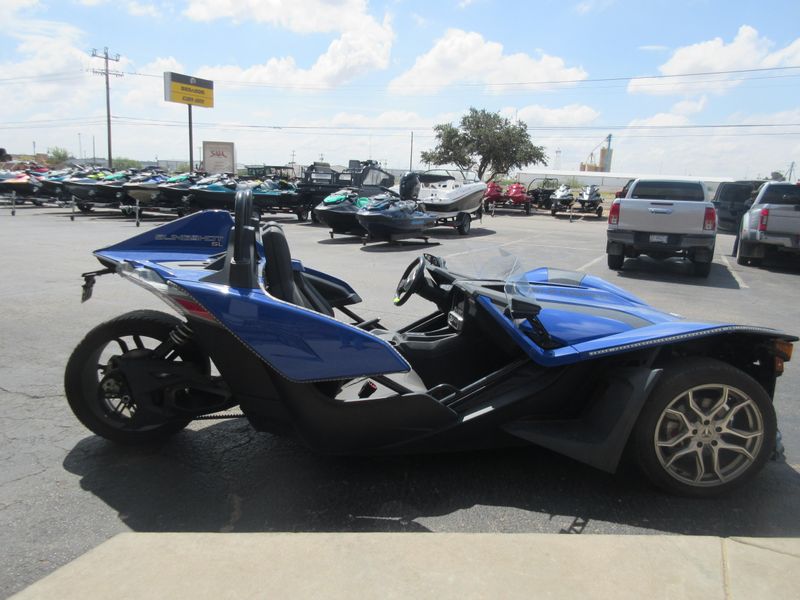 USED 2023 POLARIS SLINGSHOT SL AUTODRIVE Image 4