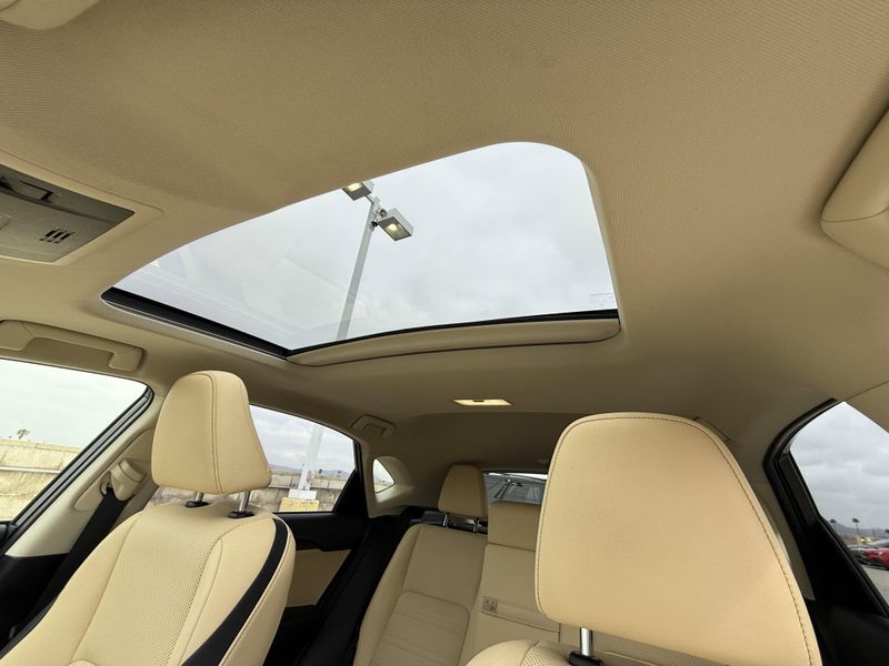 2016 Lexus NX 200tImage 21