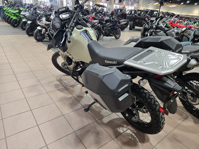 2025 Kawasaki KLR 650 ADVENTURE ABS CYPHER CAMO TAN AND METALLIC MATTE CARBON GRAYImage 5