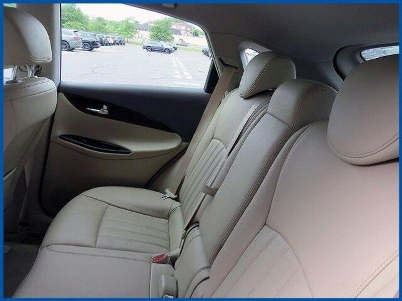 2015 INFINITI QX50 JourneyImage 10