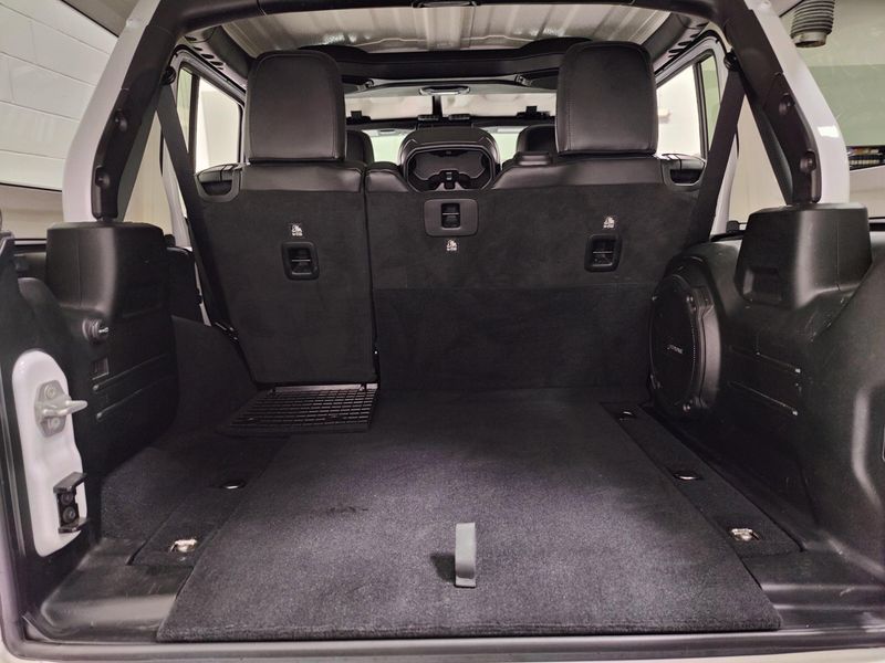 Used 2020 Jeep Wrangler Unlimited Sahara 4X4 w/NavigationImage 12