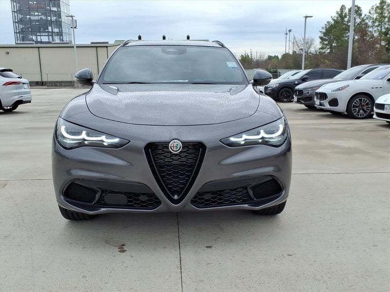 New 2025 Alfa Romeo Stelvio AwdImage 4