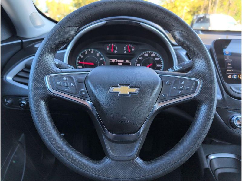Used 2023 Chevrolet Malibu LTImage 19