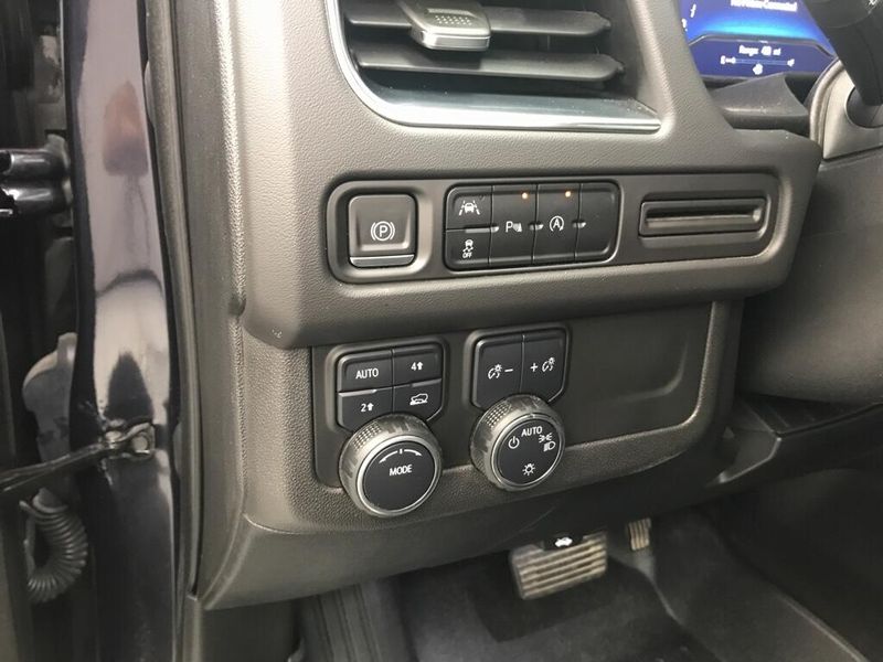 Used 2023 Chevrolet Tahoe RSTImage 12