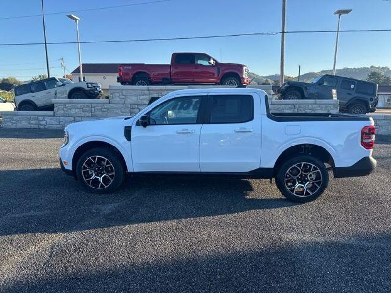 2025 Ford Maverick Lariat photo 2