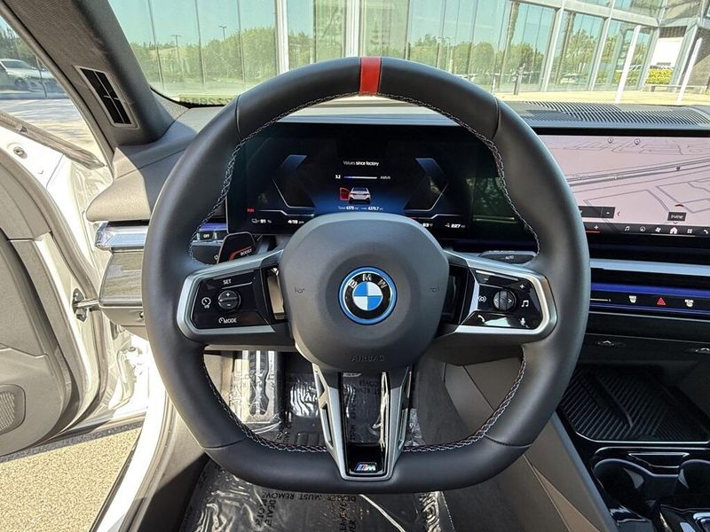 2024 BMW i5 M60Image 25