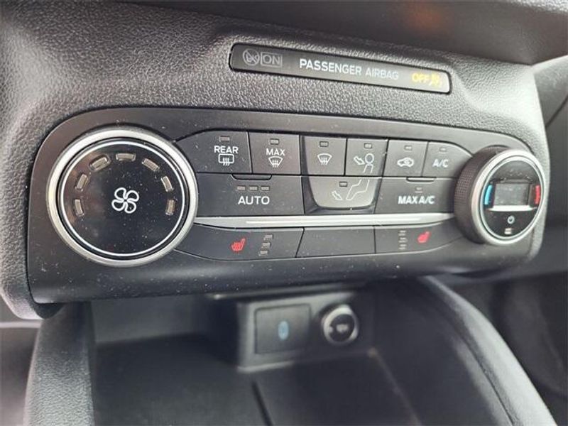 2020 Ford Escape SEImage 14