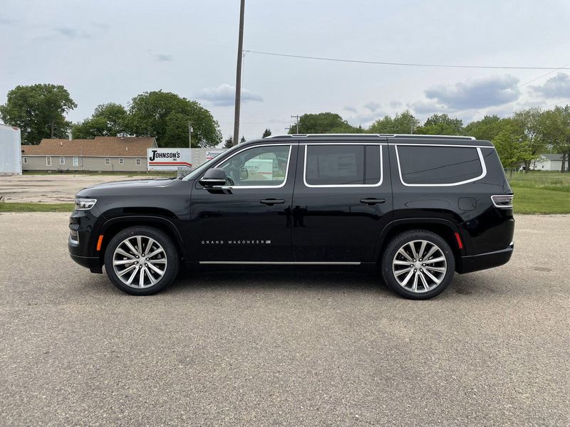 2022 Grand Wagoneer Series II 4x4Image 5