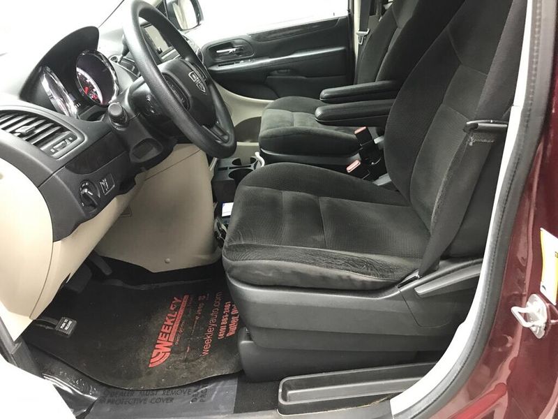 Used 2018 Dodge Grand Caravan SEImage 9