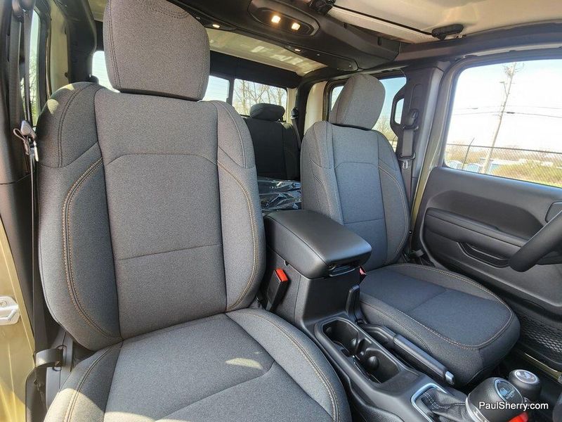 New 2025 Jeep Gladiator Willys 4x4