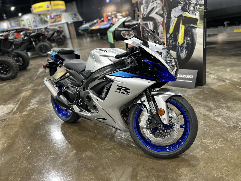New 2026 Suzuki GSX-R600 Image 6