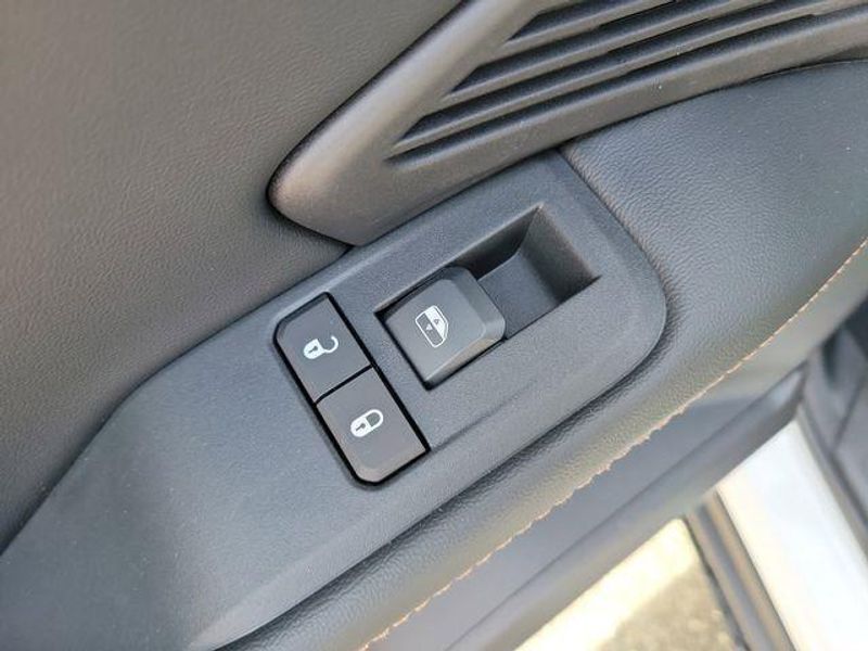 New 2026 Jeep Cherokee Overland 4x4