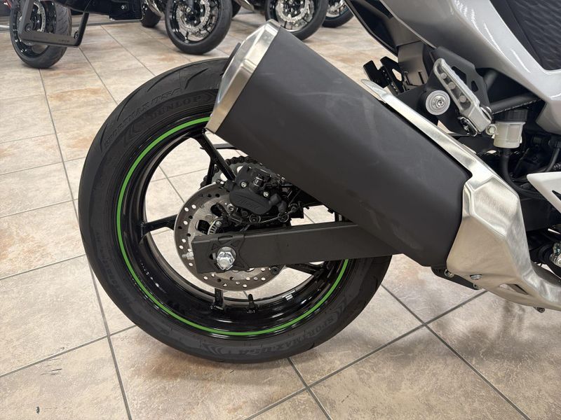 New 2024 Kawasaki Z7 HYBRID ABS Image 21