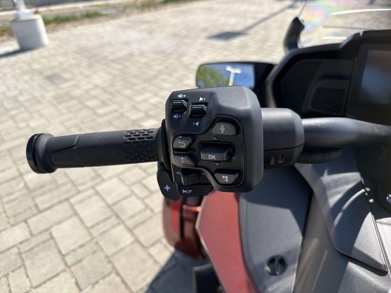 New 2026 Can-Am SPYDER F3 LIMITED SPECIAL SERIES (SE6) Image 22