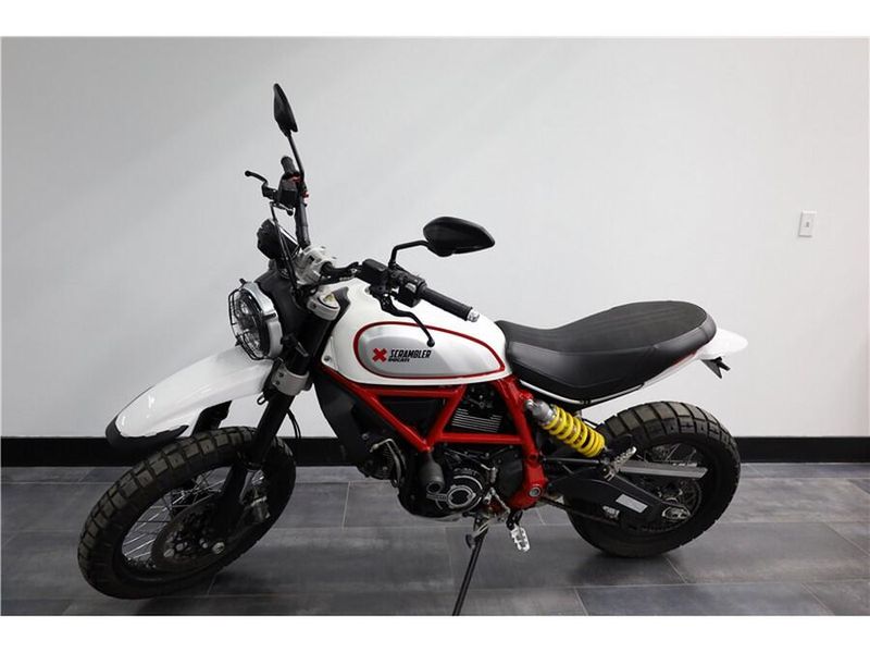 2020 Ducati Scrambler in a White exterior color. New England Powersports 978 338-8990 pixelmotiondemo.com 