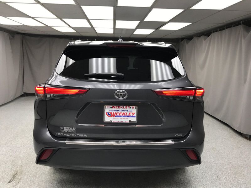 2023 Toyota Highlander XLEImage 17