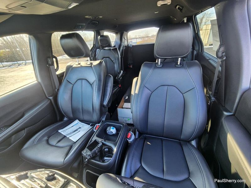 New 2026 Chrysler Voyager LX