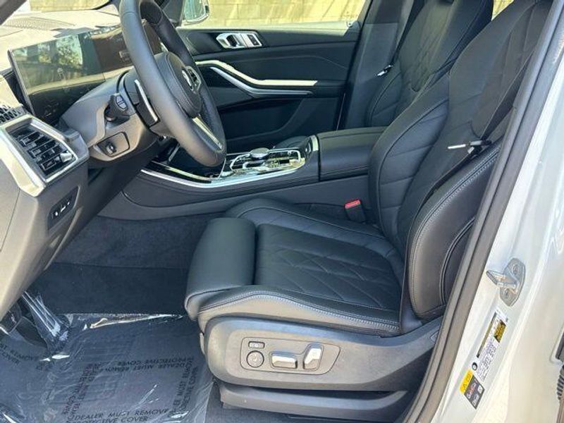 New 2026 BMW X5 xDrive50eImage 17