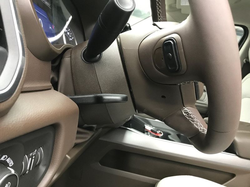 New 2025 RAM 1500 Laramie Crew Cab 4x4 5