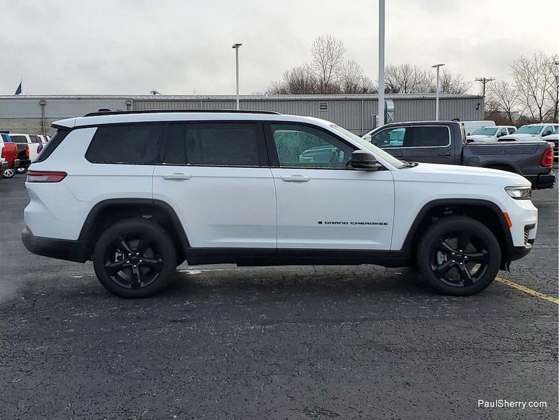 New 2025 Jeep Grand Cherokee L Altitude X 4x4