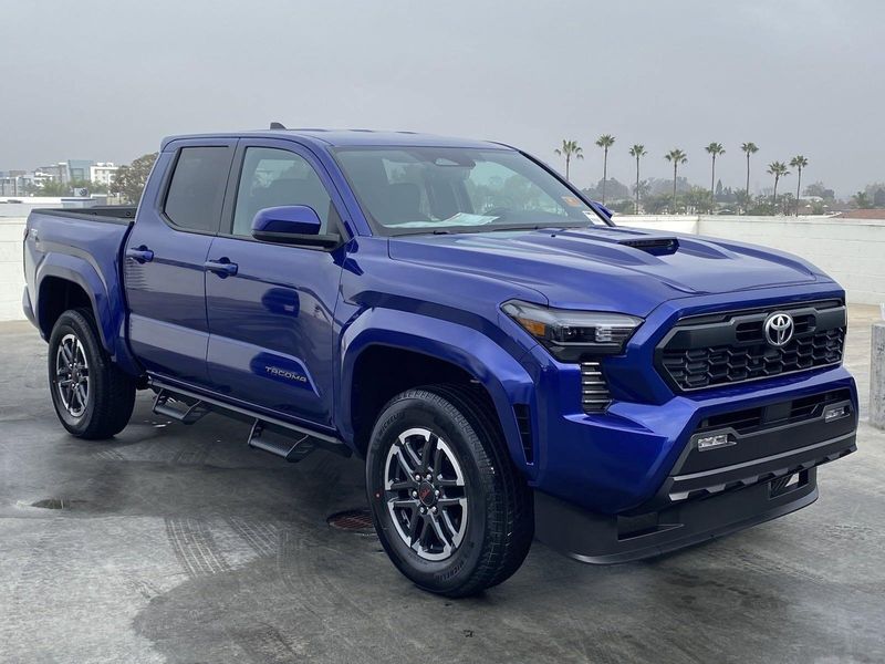 2025 Toyota Tacoma TRD SportImage 2