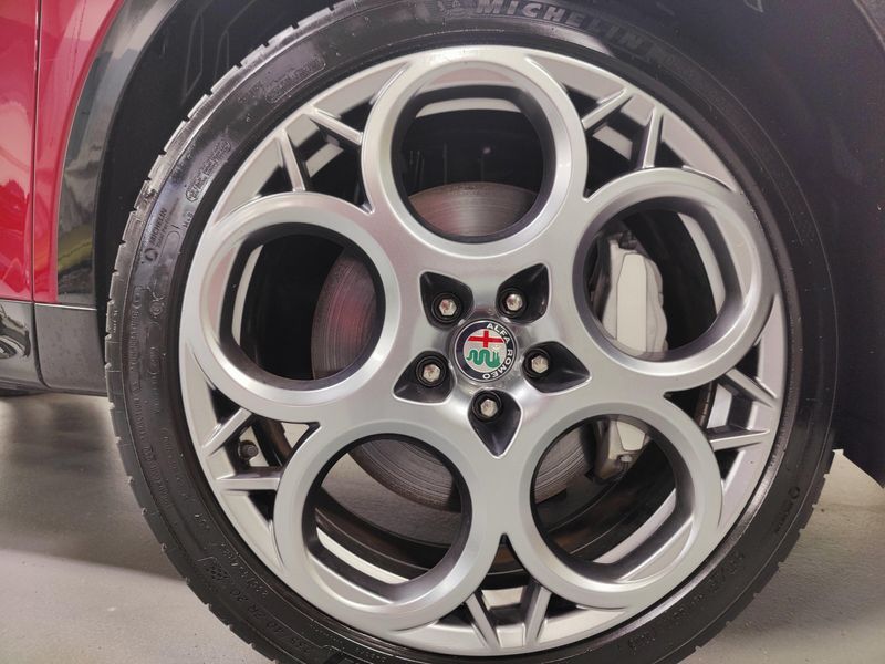 Used 2024 Alfa Romeo Tonale Ti Premium AWD w/SunroofImage 7