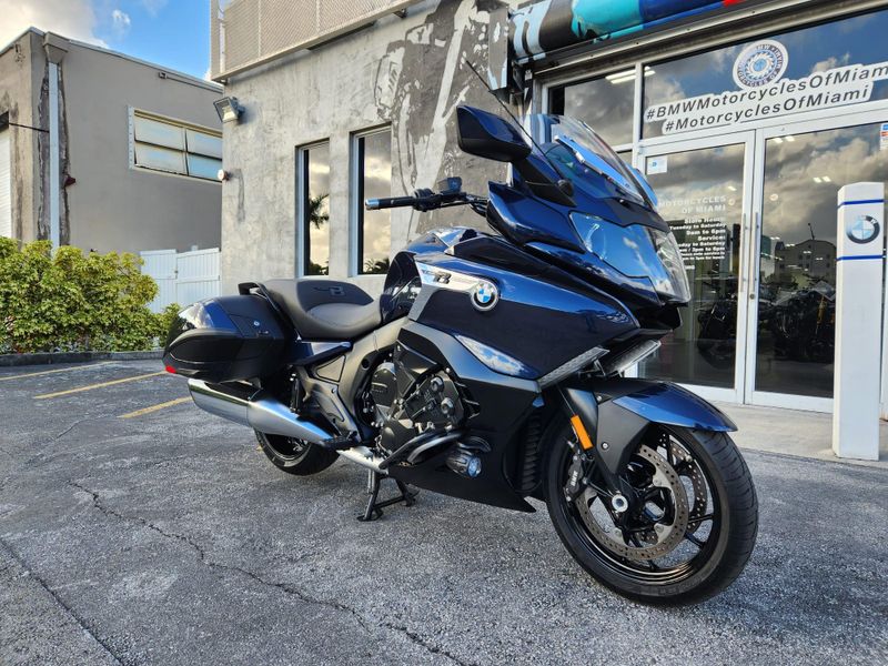 2019 BMW K 1600 B  in a IMPERIAL BLUE METALLIC exterior color. BMW Motorcycles of Miami 786-845-0052 motorcyclesofmiami.com 