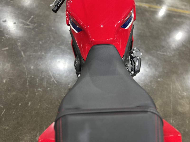 New 2024 Honda CBR650R ABS Image 9