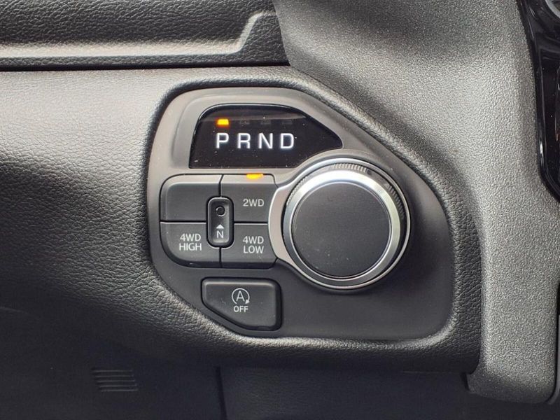 2025 Ram 1500 Tradesman photo 12