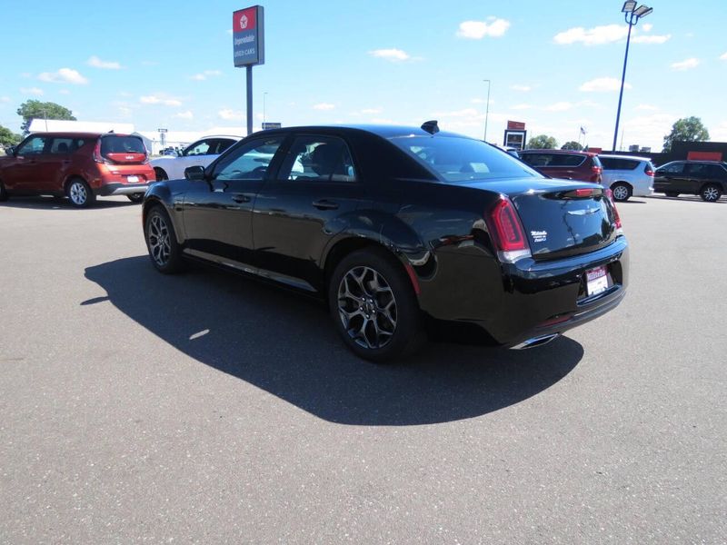 Used 2018 Chrysler 300 S AWD 4dr SedanImage 6
