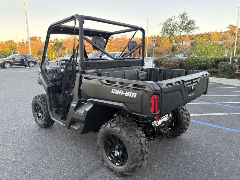 New 2025 Can-Am DEFENDER DPS HD9 Image 15