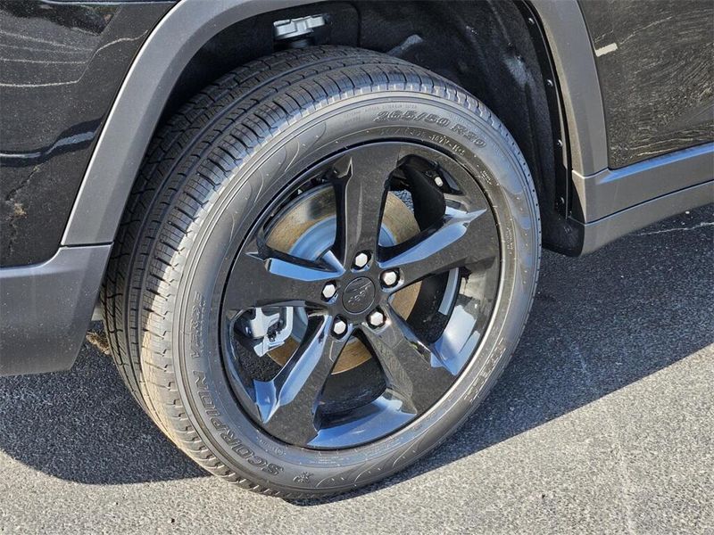 2025 Jeep Grand Cherokee L Limited 4x4Image 7