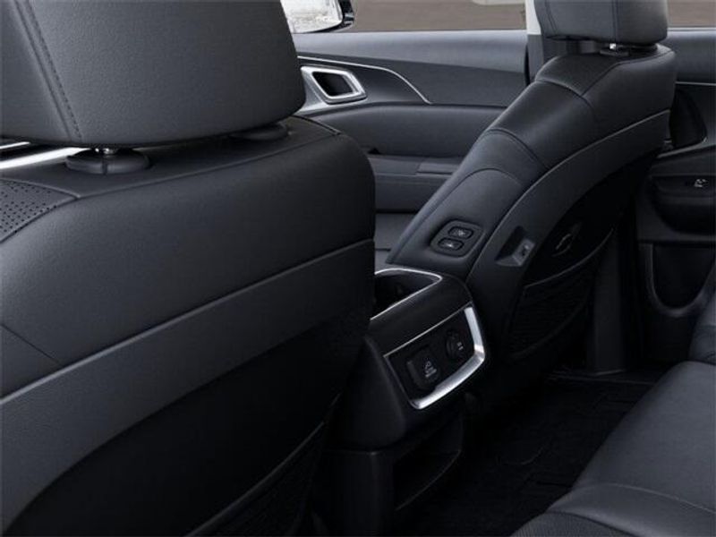 2025 Kia Carnival SXImage 26