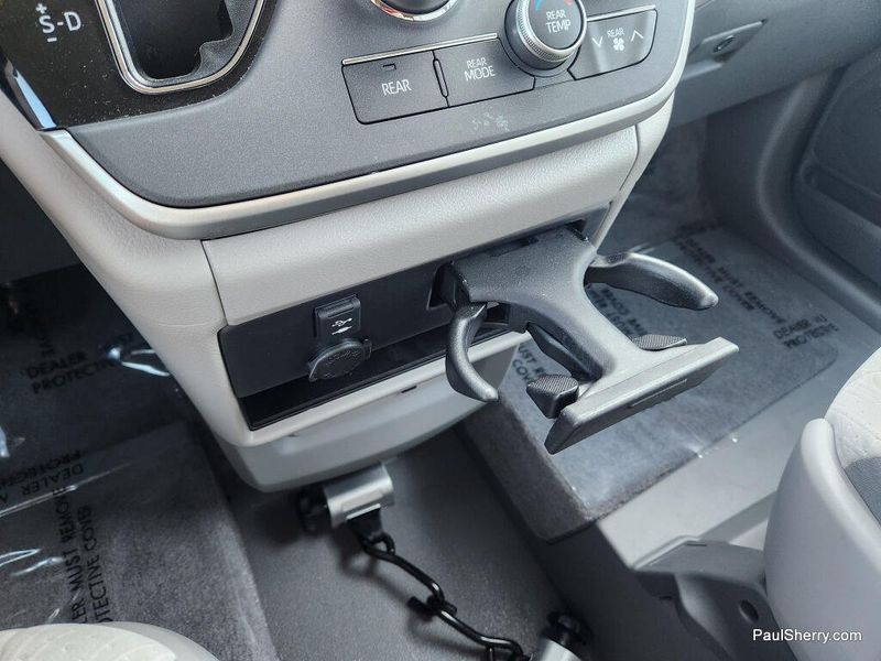 Used 2020 Toyota Sienna LE