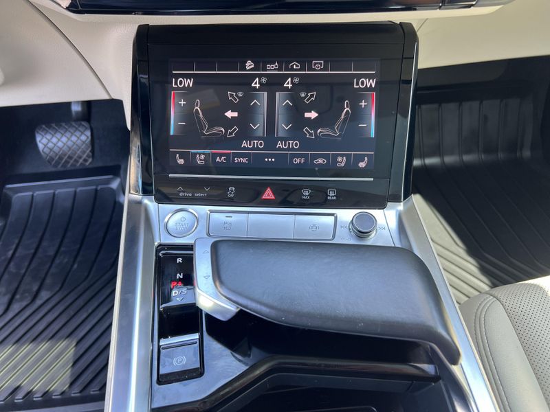 Used 2019 Audi e-tron Premium PlusImage 16