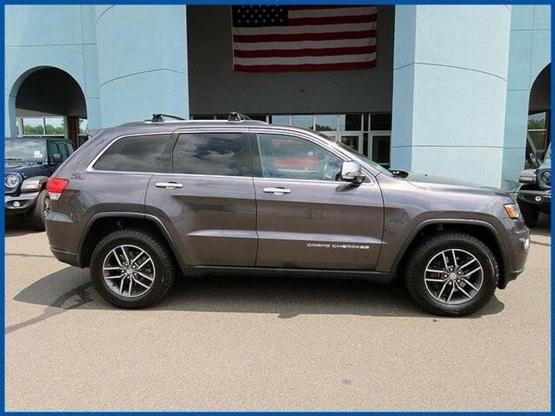 Used 2018 Jeep Grand Cherokee LimitedImage 2